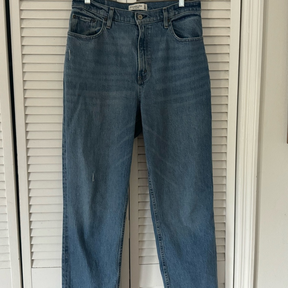Abercrombie & Fitch Curve Love 90s Ultra High Rise Straight Jean